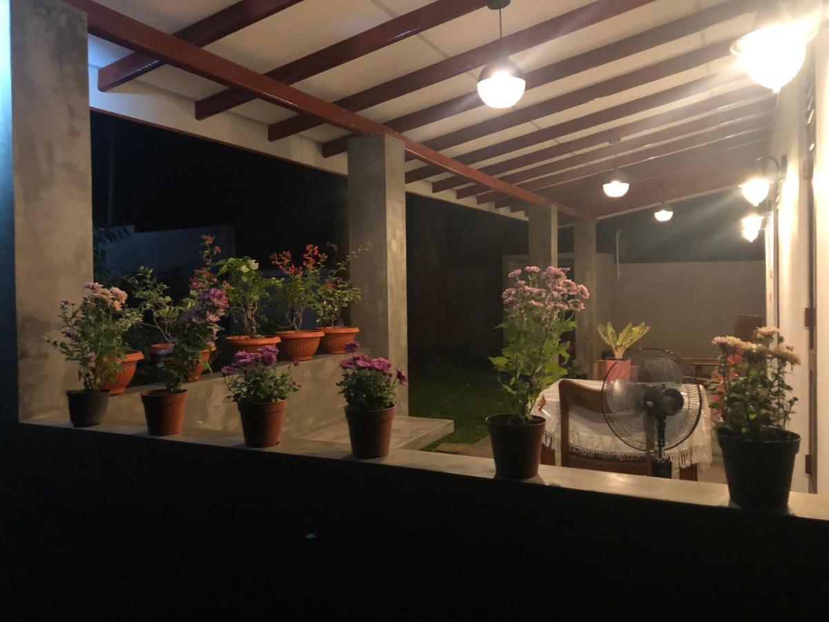 Lohas Villa Hiriketiya Диквела Екстериор снимка