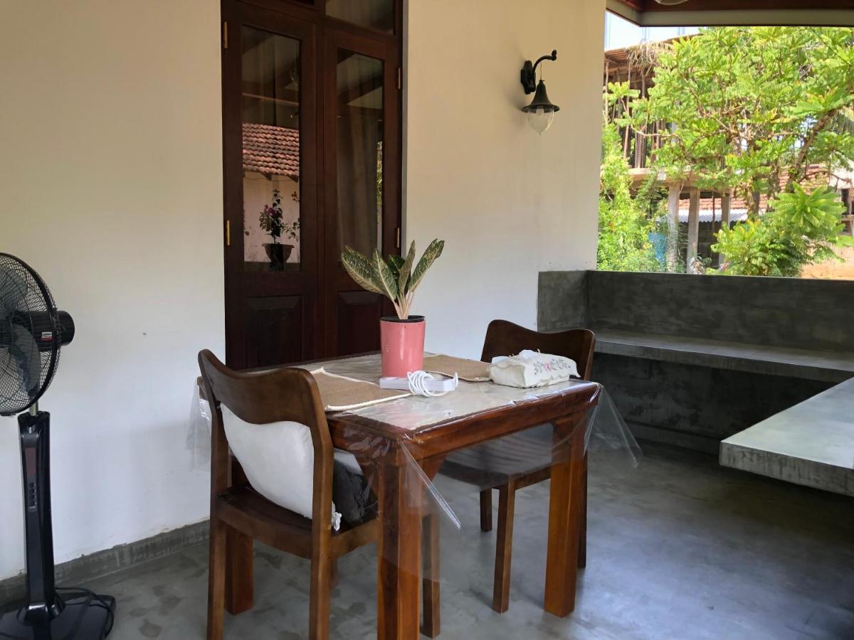 Lohas Villa Hiriketiya Диквела Екстериор снимка