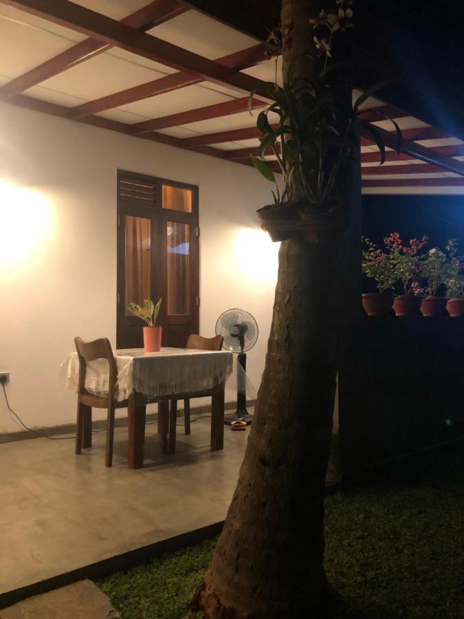 Lohas Villa Hiriketiya Диквела Екстериор снимка