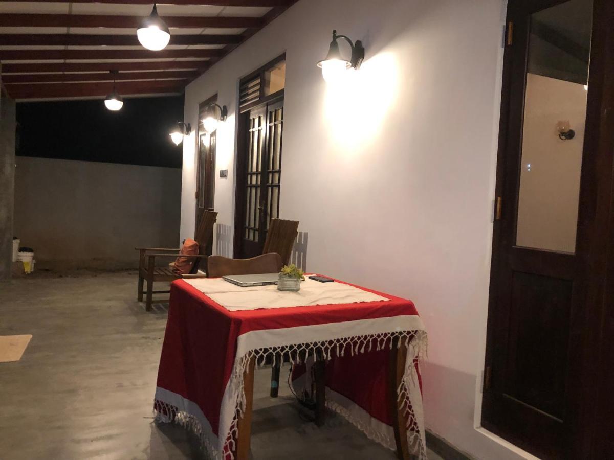 Lohas Villa Hiriketiya Диквела Екстериор снимка